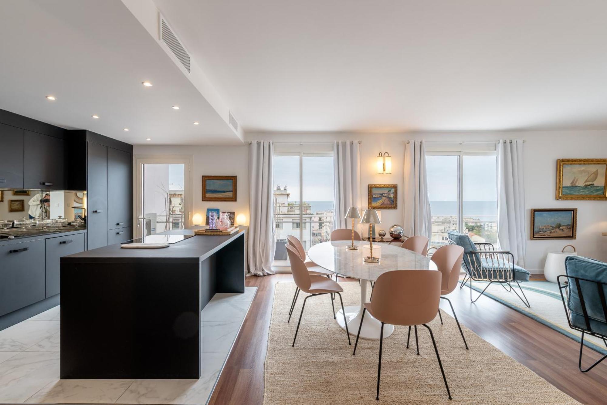 Apartment Geoffrey By Terrys Homes Cannes